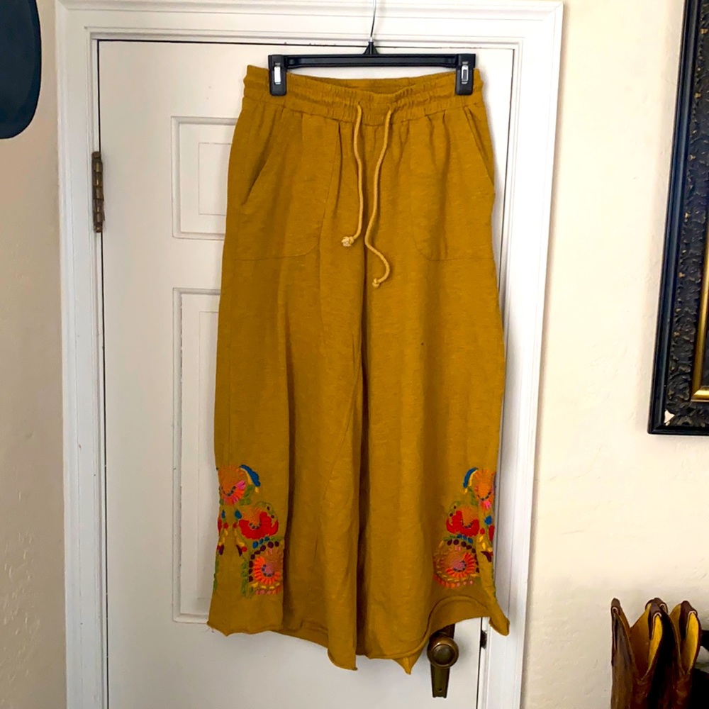 Sister Mary wide leg crop pants